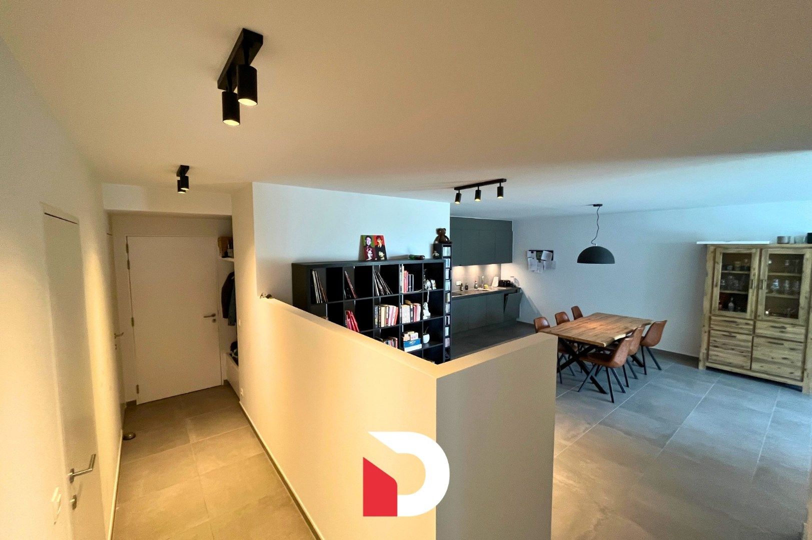Modern appartement met 2 slaapkamers met ruim terras. foto 5
