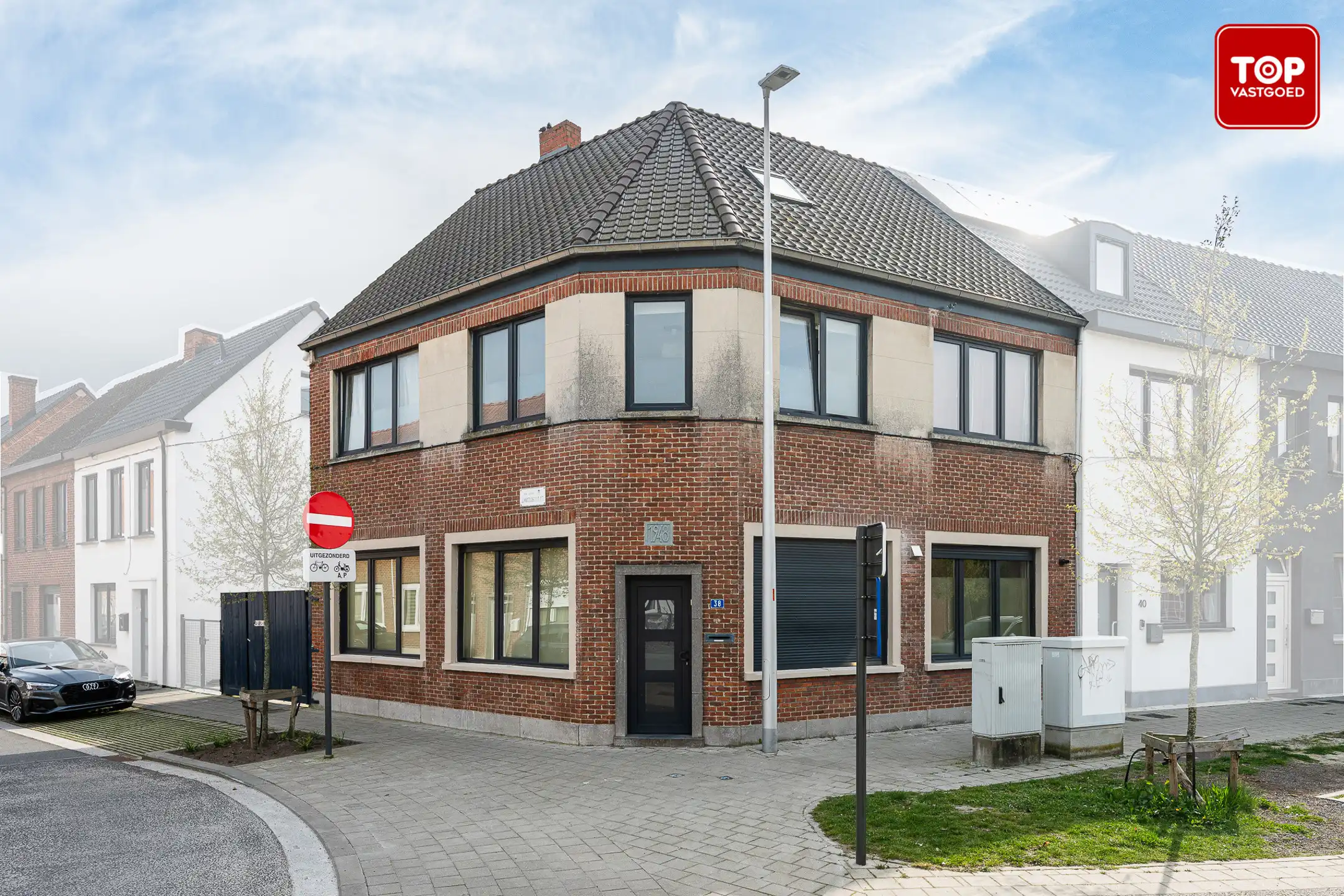 Statige, lichtrijke woning met 3 slaapkamers en stadskoer foto 2