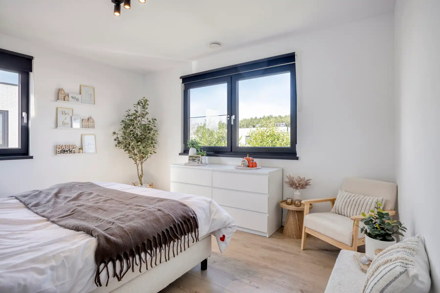Volledig instapklare moderne halfopen woning in rustige wijk foto 15