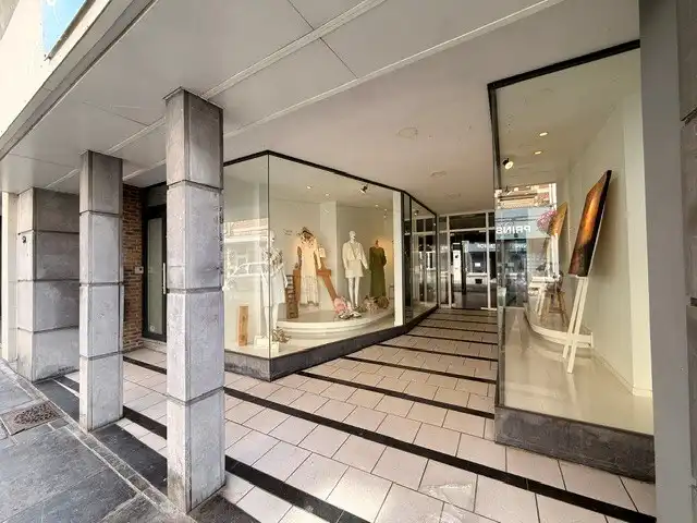 Handelspand te huur op toplocatie in het centrum van Maaseik. foto 5