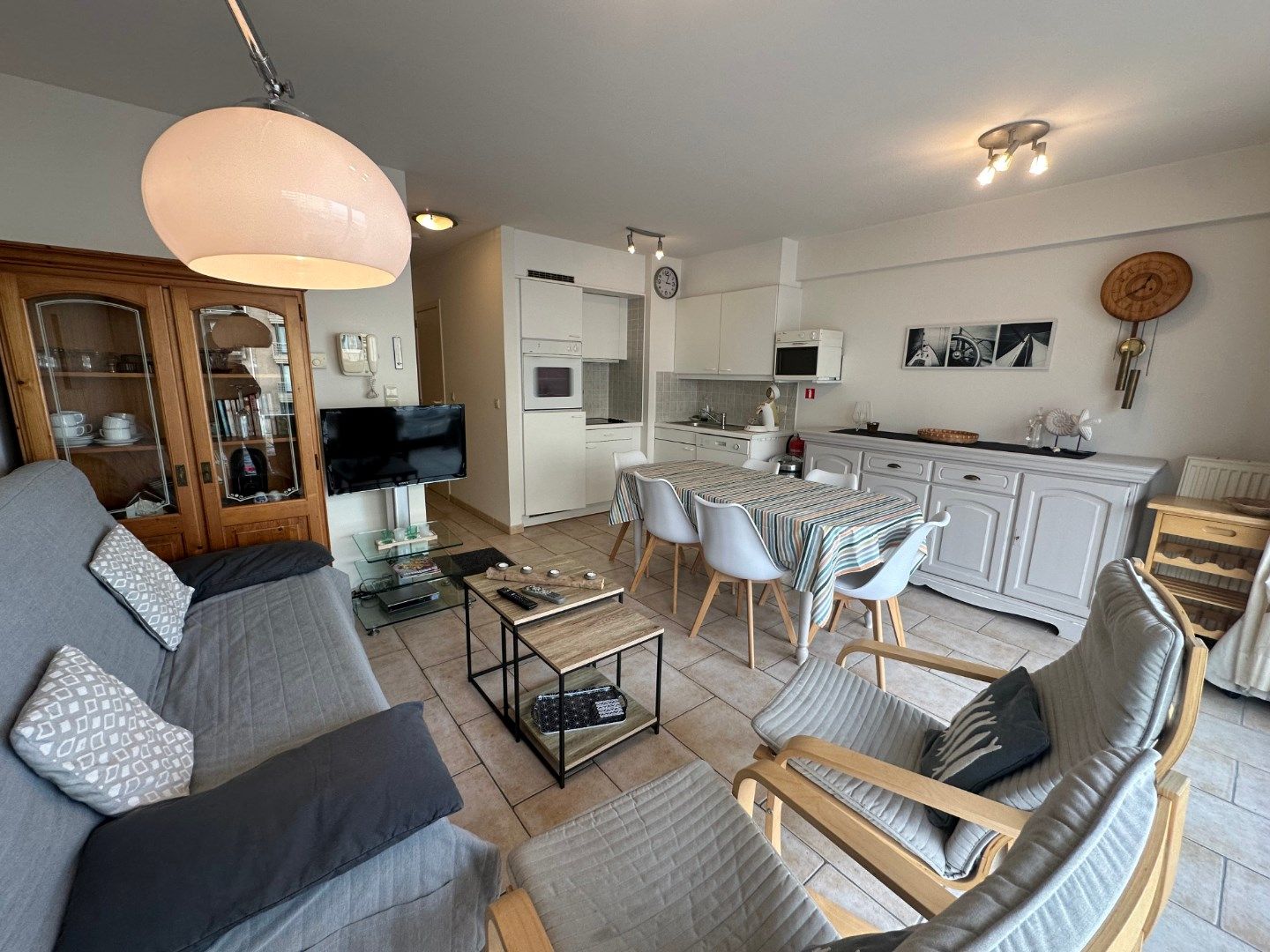 Instapklaar appartement met zeezicht op topligging in Koksijde-Bad foto {{pictureIndex}}