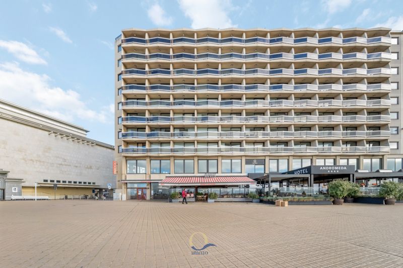 Subliem gerenoveerde studio met panoramisch zeezicht EN terras foto 17