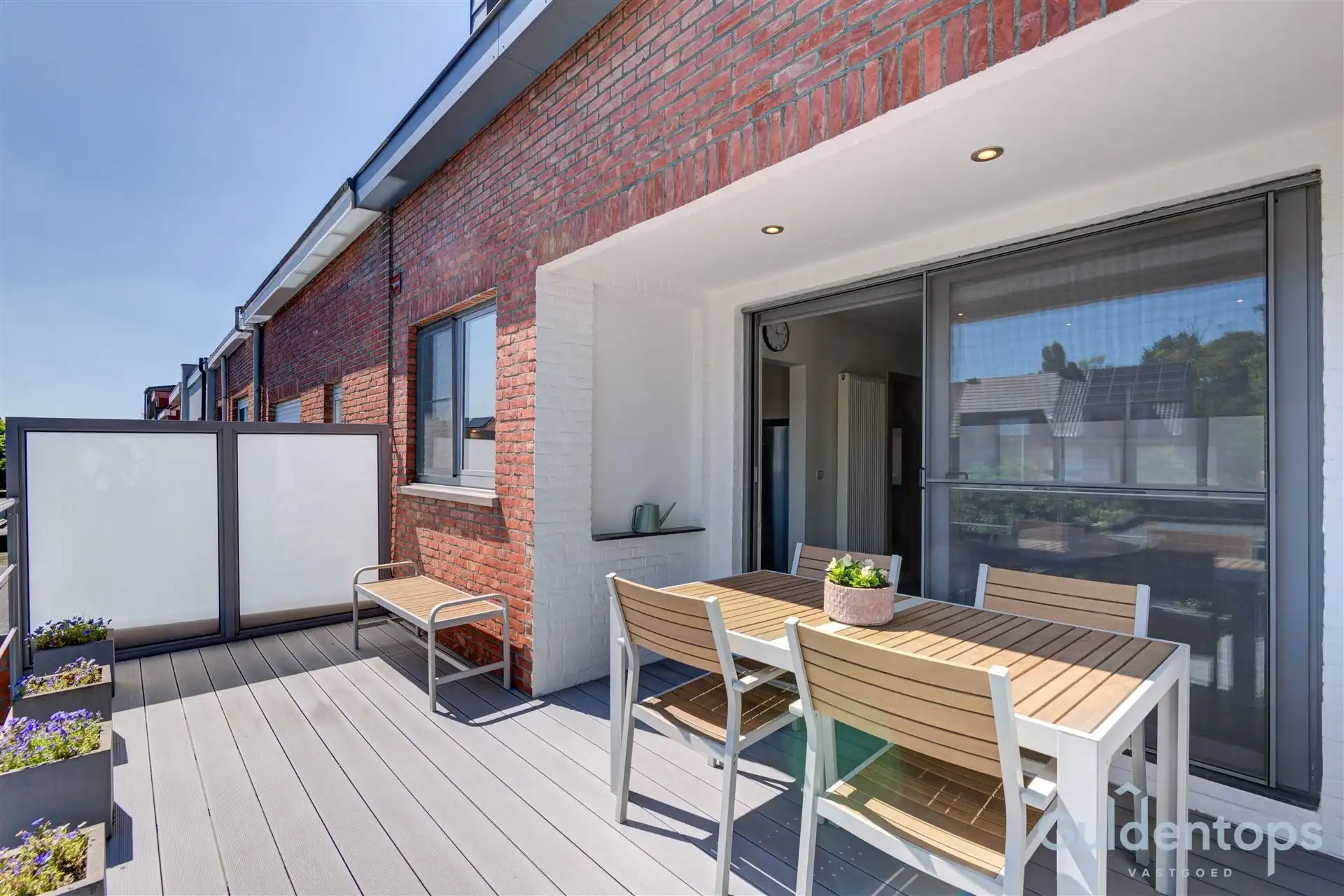 Knappe woning op topligging naast park foto 19