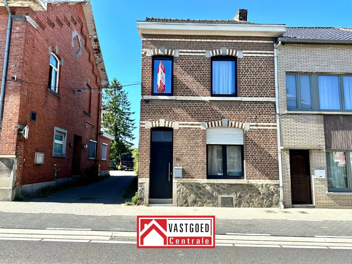 Ruime woning met tuin, terras en 3 slaapkamers in Tongeren-Borgloon foto {{pictureIndex}}