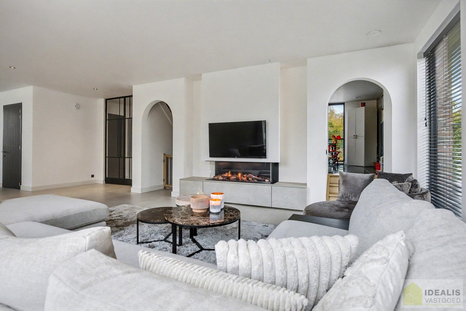 IDEALIS VASTGOED - BIJZONDERE EN HOOGWAARDIG AFGEWERKTE VILLA OP GEGEERDE LOCATIE foto 12