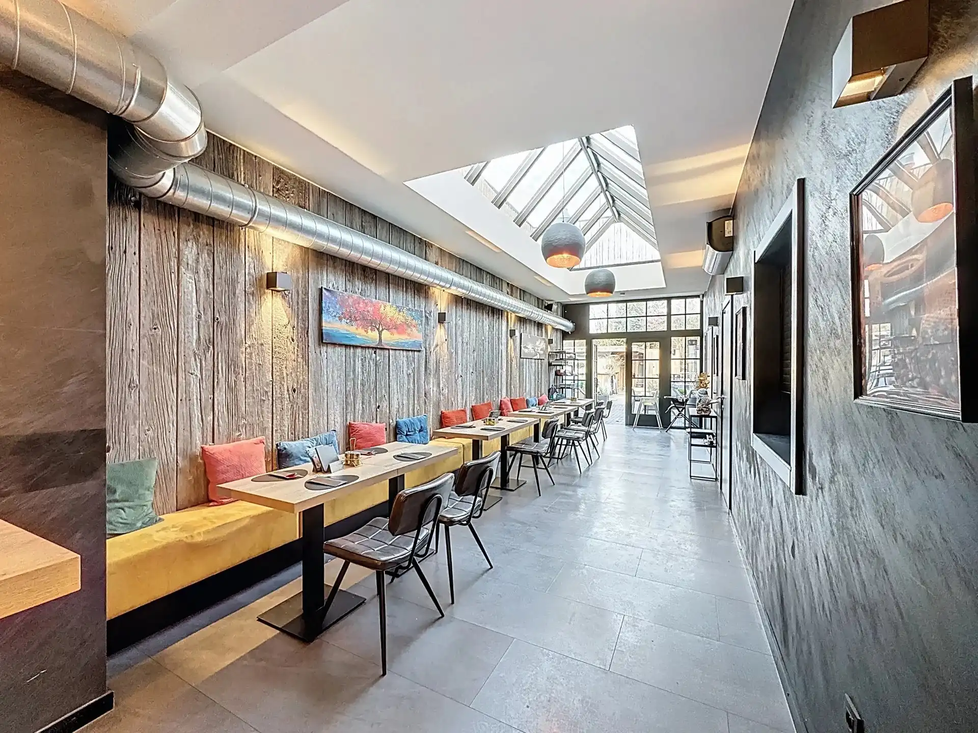 Zeer ruim handelspand met groot terras, buitenberging op toplocatie in Mol-centrum. foto 10