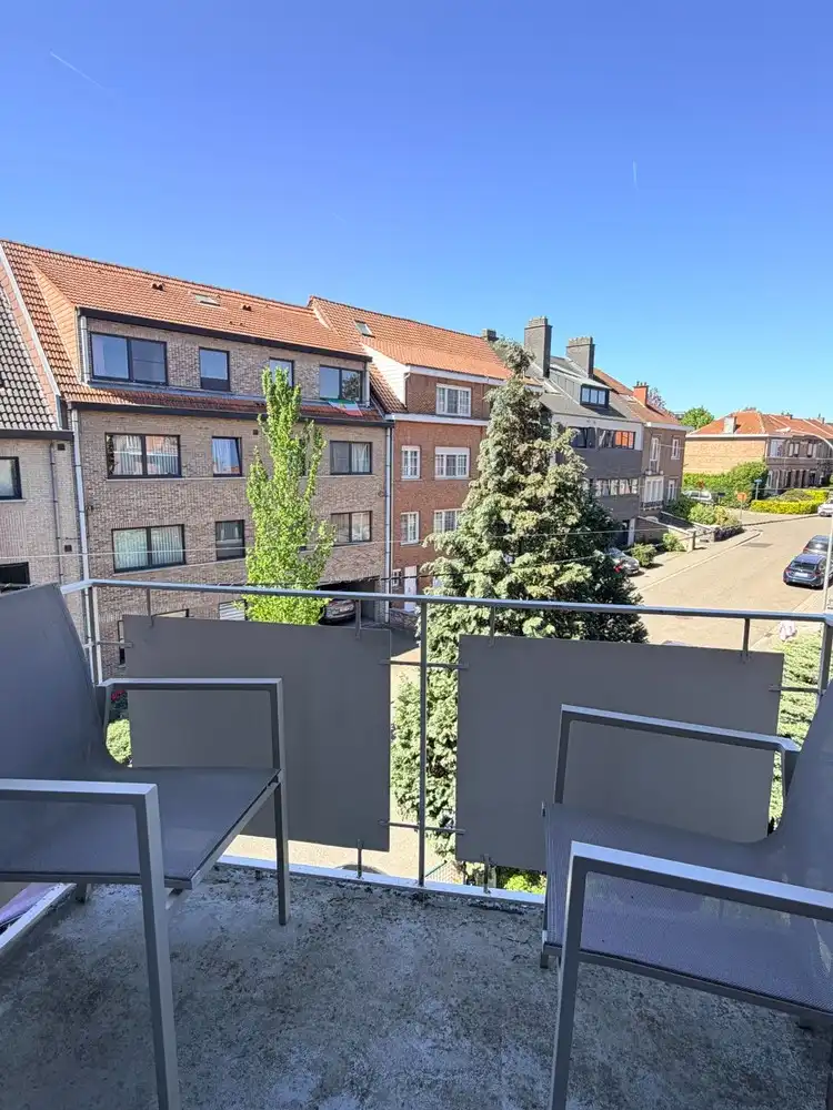 Instapklaar 2-slaapkamerappartement met terras en garagebox foto 11