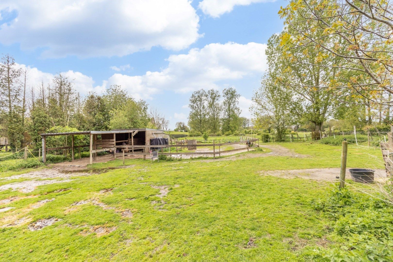 Ruime woning met 4 slaapkamers, garage en diepe tuin met inrit foto 26