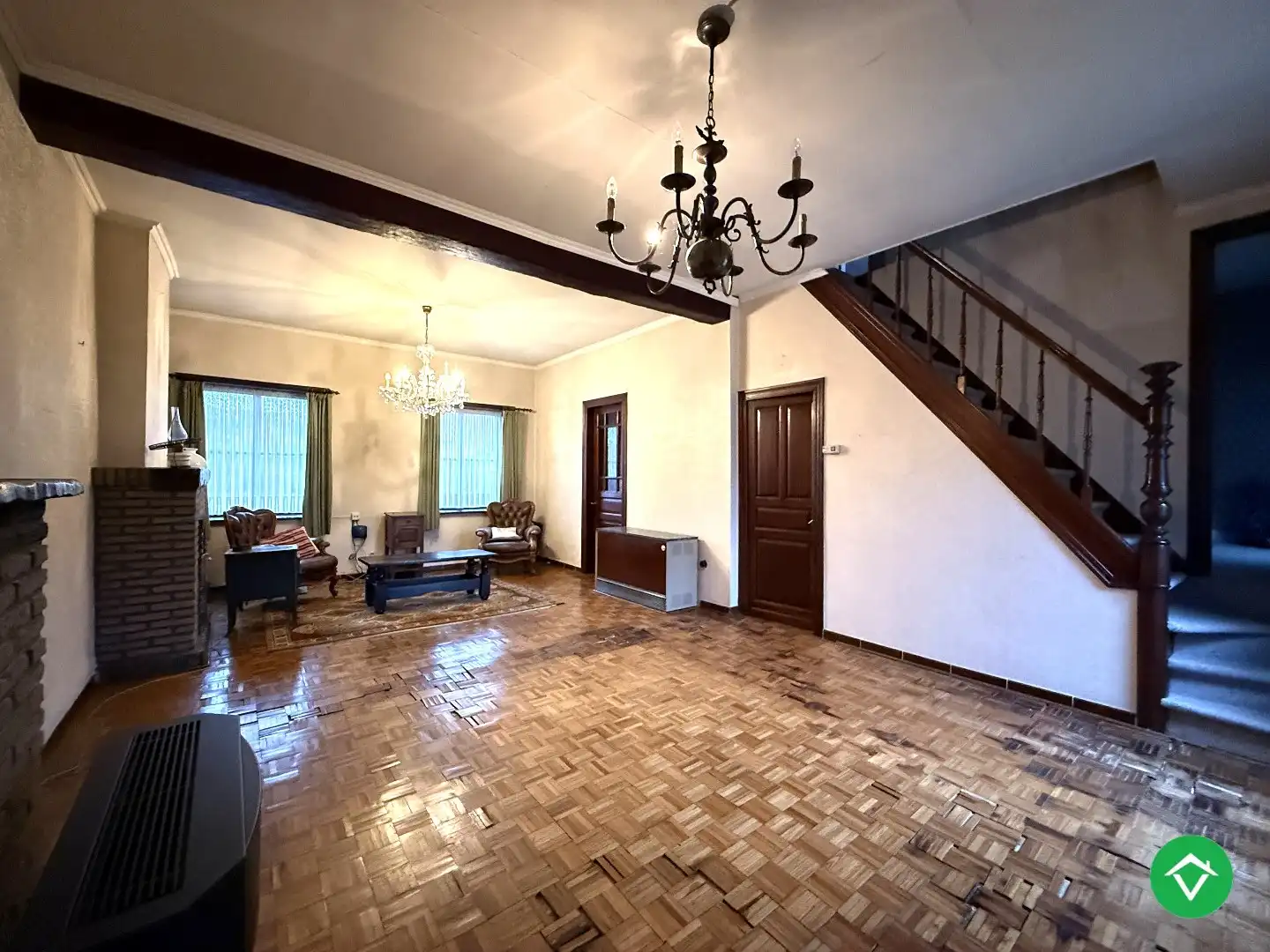 Ruime woning met 5 slaapkamers, garage en diepe tuin te Houthulst foto 3