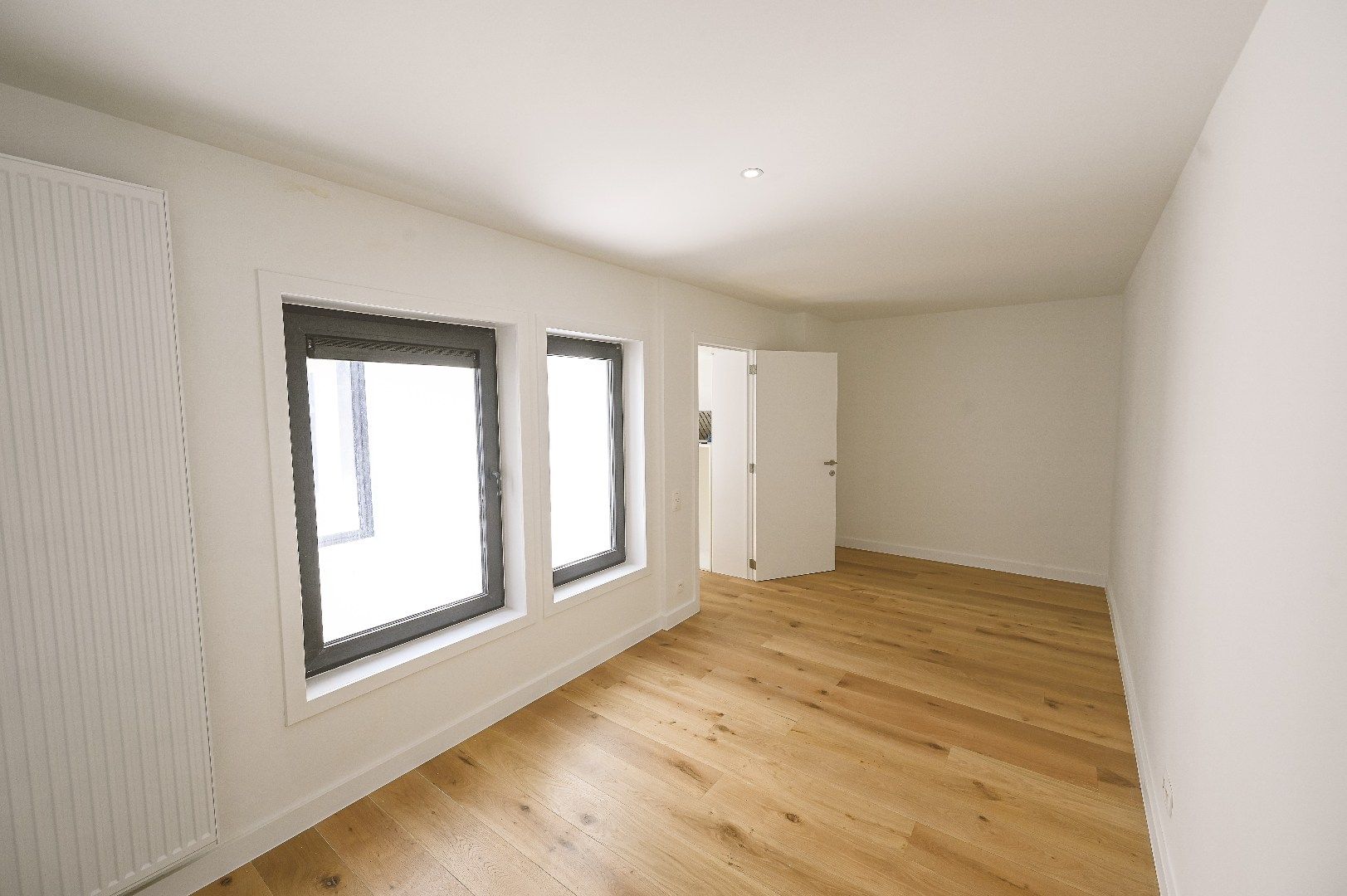KNAP CENTRAAL GELEGEN GERENOVEERD APPARTEMENT  foto 4