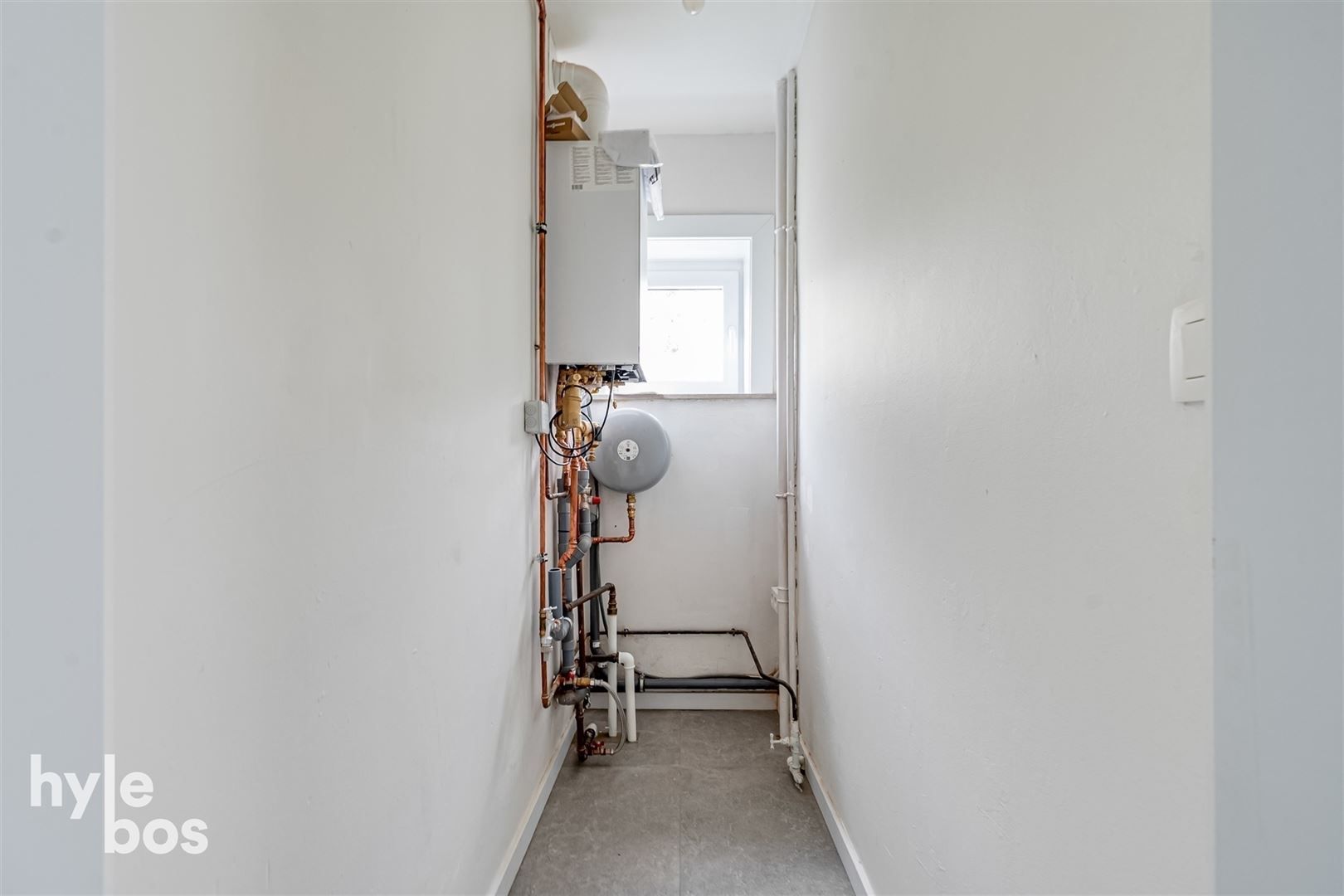 Gerenoveerd appartement met garage in gezellige woonwijk foto 10