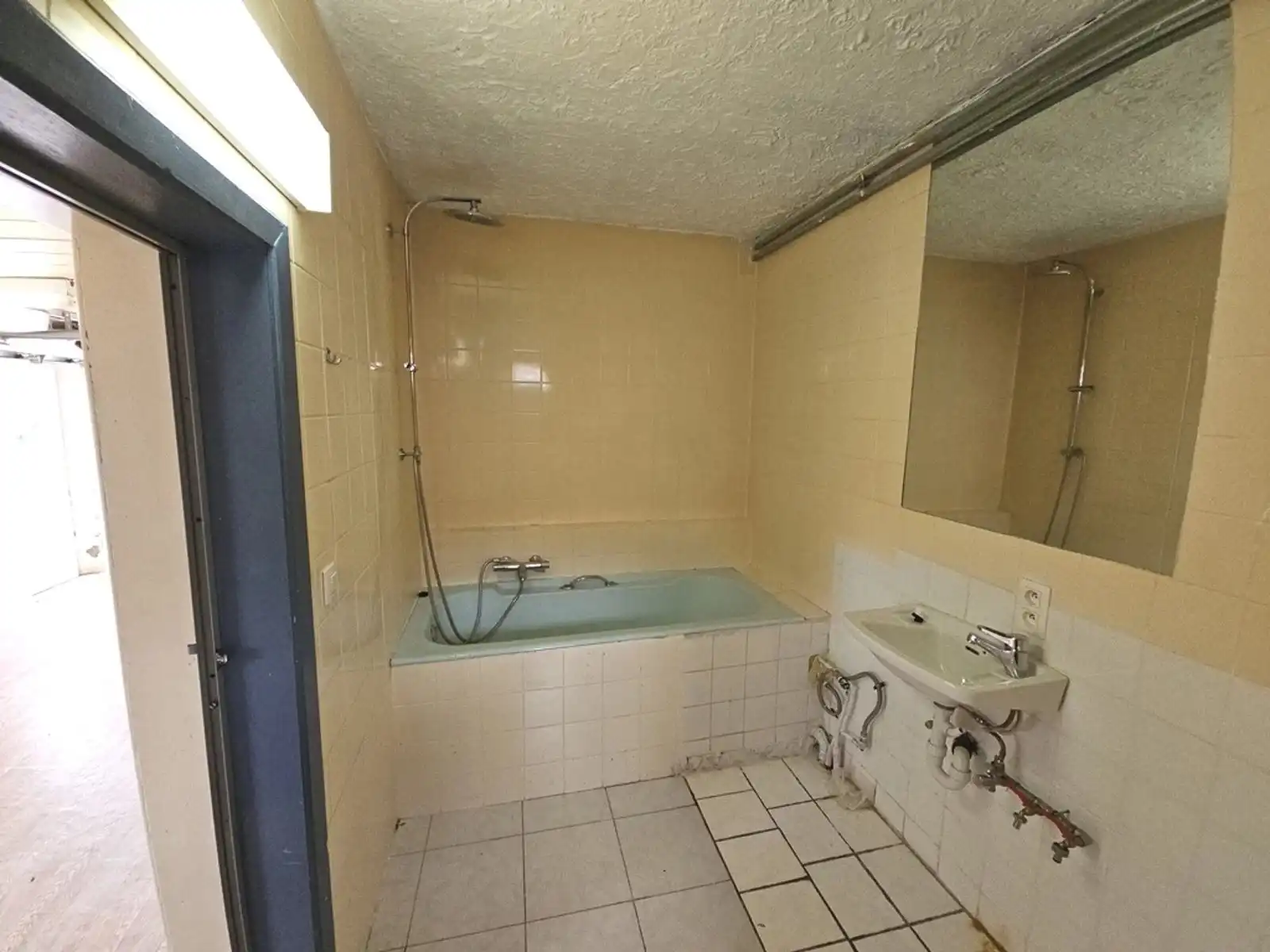 Charmante gelijkvloerse woning in een rustige residentiële omgeving. foto 15