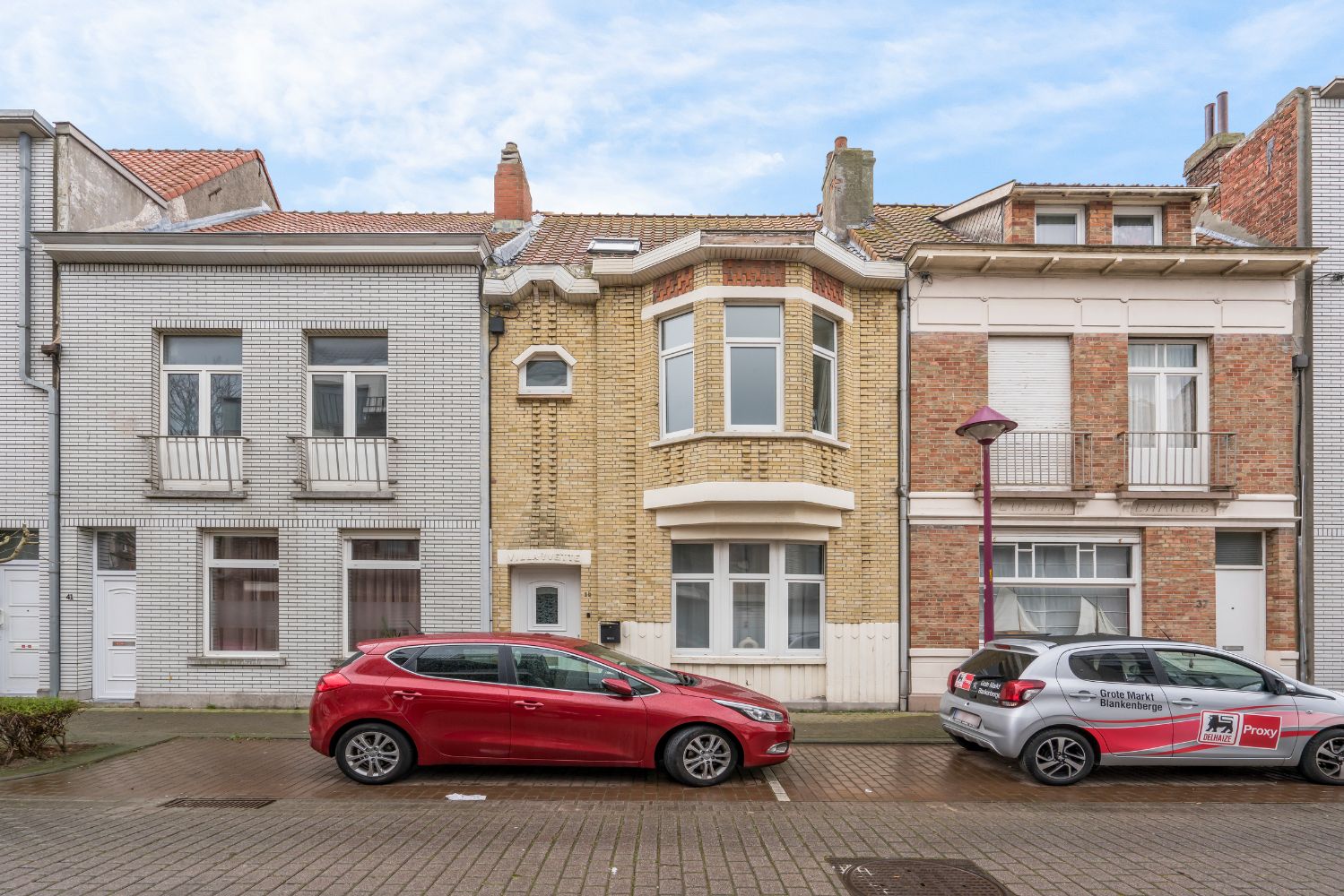 Gerenoveerd ongemeubeld herenhuis met drie slaapkamers en twee badkamers en een buitenruimte. Op wandelafstand van het centrum maar toch in een rustige buurt. In de nabijheid van scholen. foto 18