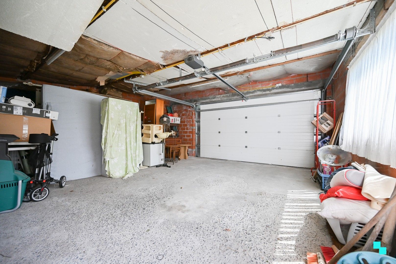 Gunstig gelegen woning met uitweg achteraan te Izegem foto 18