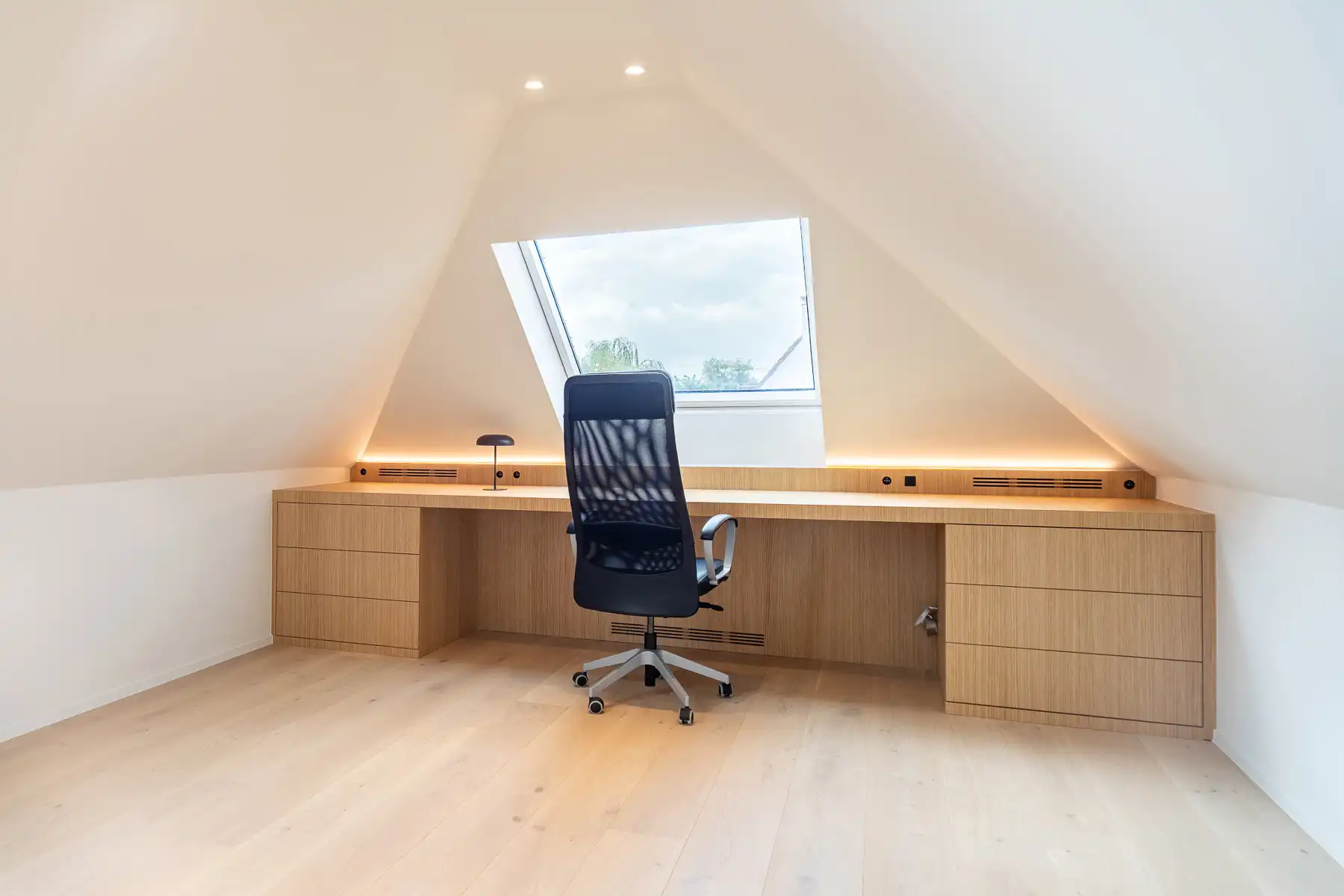 Smaakvol gerenoveerde alleenstaande woning foto 33