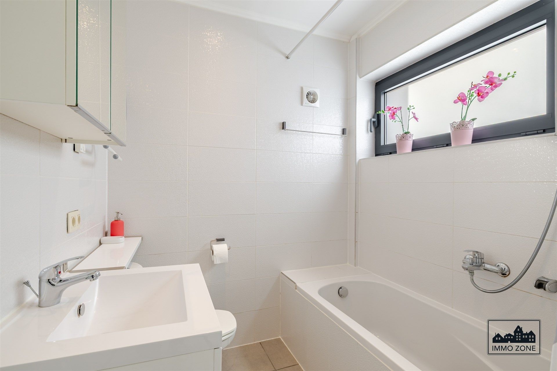 Perfect instapklare gezinswoning in centrum Wetteren foto 12