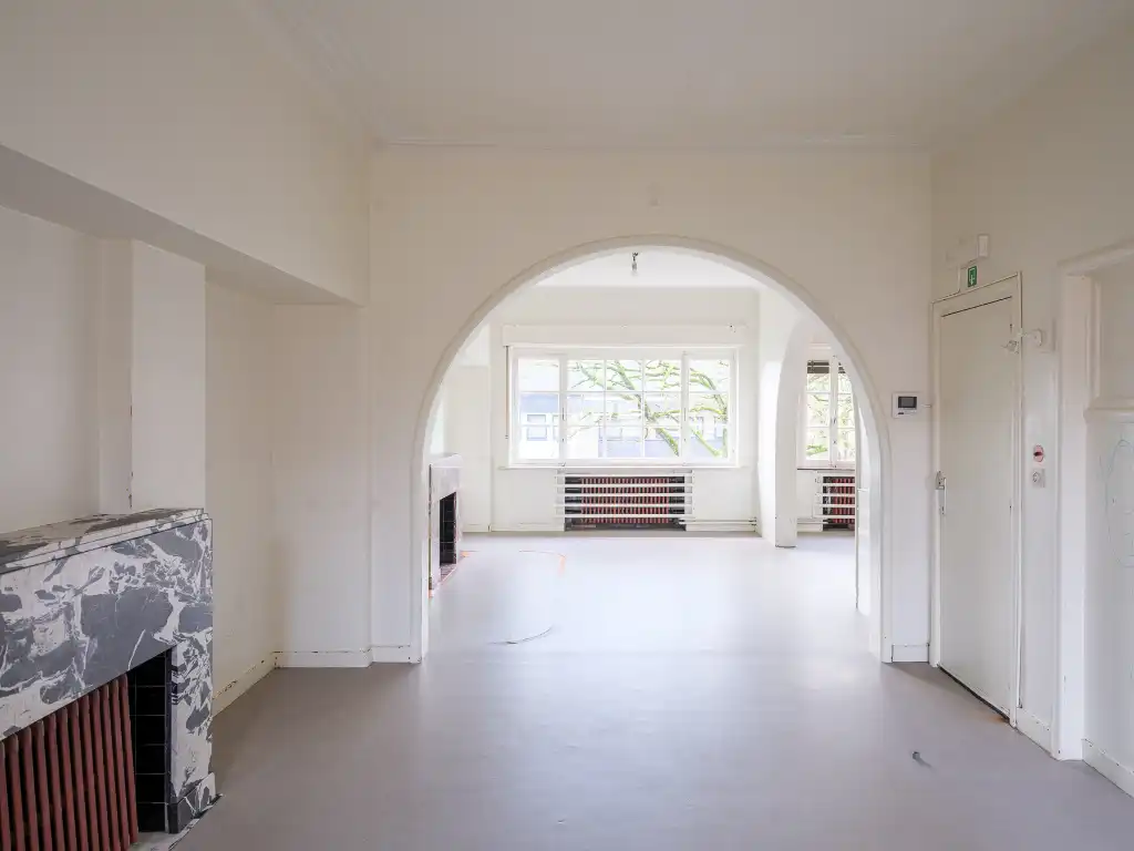 Uitzonderlijk aanbod aan het Miljoenenkwartier - Bijzonder karaktervolle, op te frissen, art-déco woning met fenomenale stadstuin nabij het Paul De Smet de Naeyerpark. foto 12