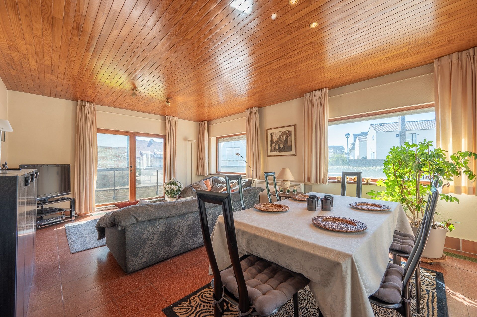 Unieke woning met potentieel op toplocatie in Knokke foto 9