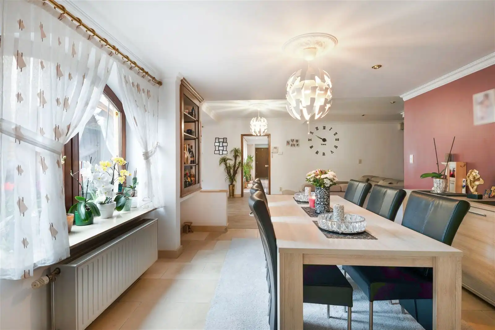 Ruim herenhuis in hartje Aalst foto 4