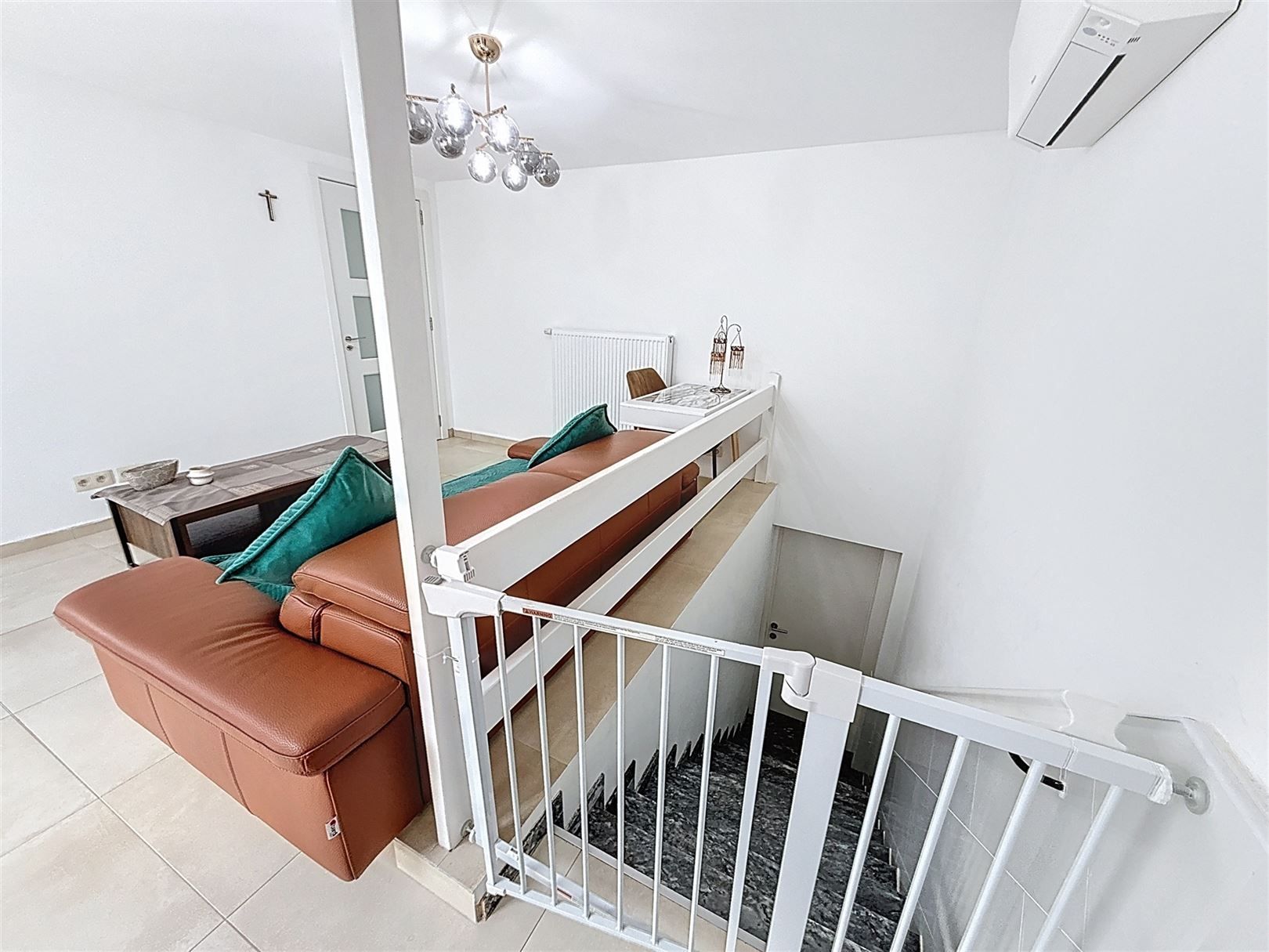 Ruime gerenoveerde woning, 5 slpks, 2 bdks, tuin, 11a 11ca  foto 46