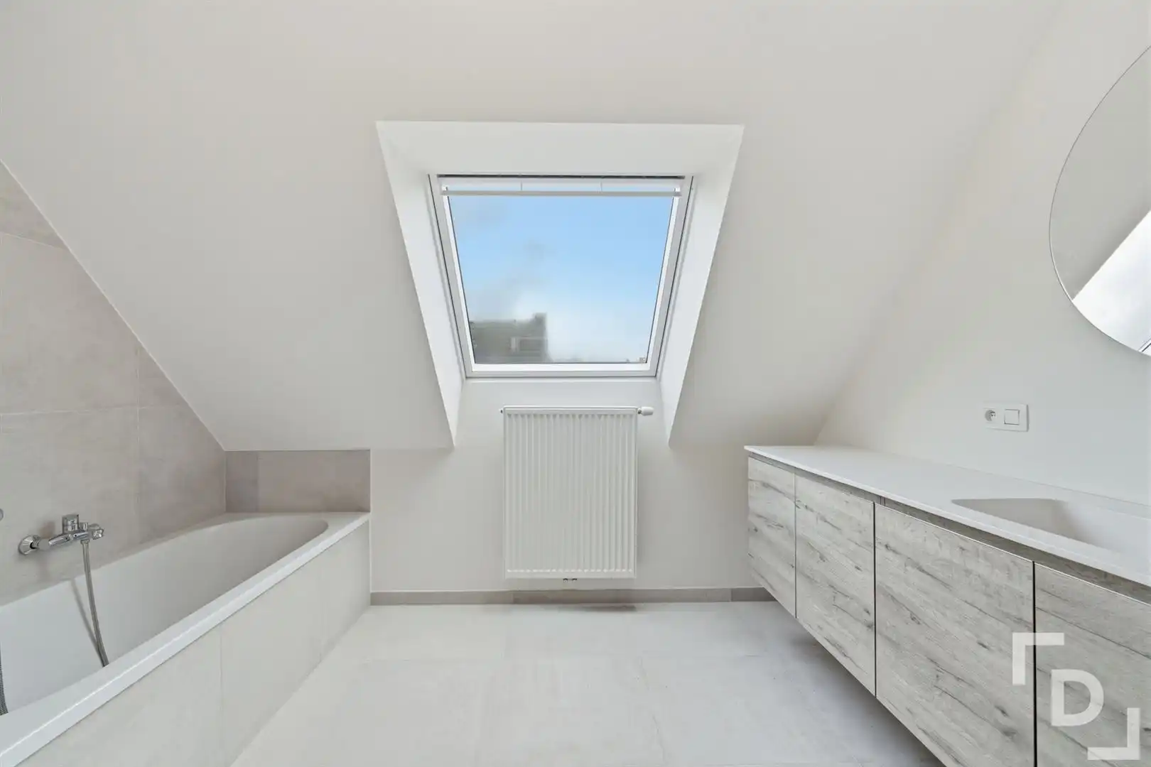 Nieuwbouwappartement met 2 terrassen en garage te koop in het hart van Proven. foto 12