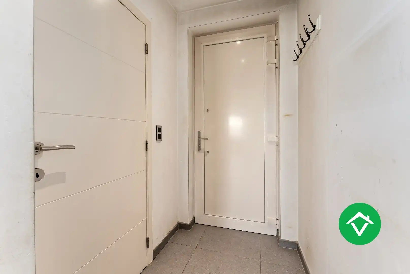 Recente woning (2011) met 3 slaapkamers, inpandige garage en vergezichten te Koekelare foto 3