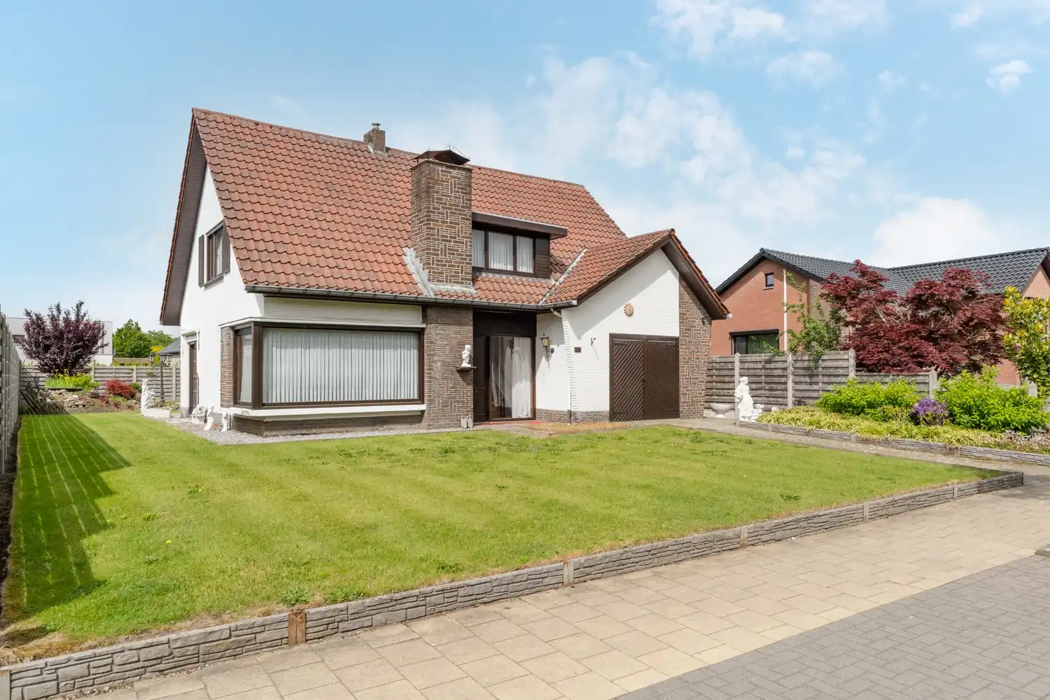 Hoofdfoto van de publicatie: Charmante op te frissen woning van 187 m² op een toplocatie in Pelt!