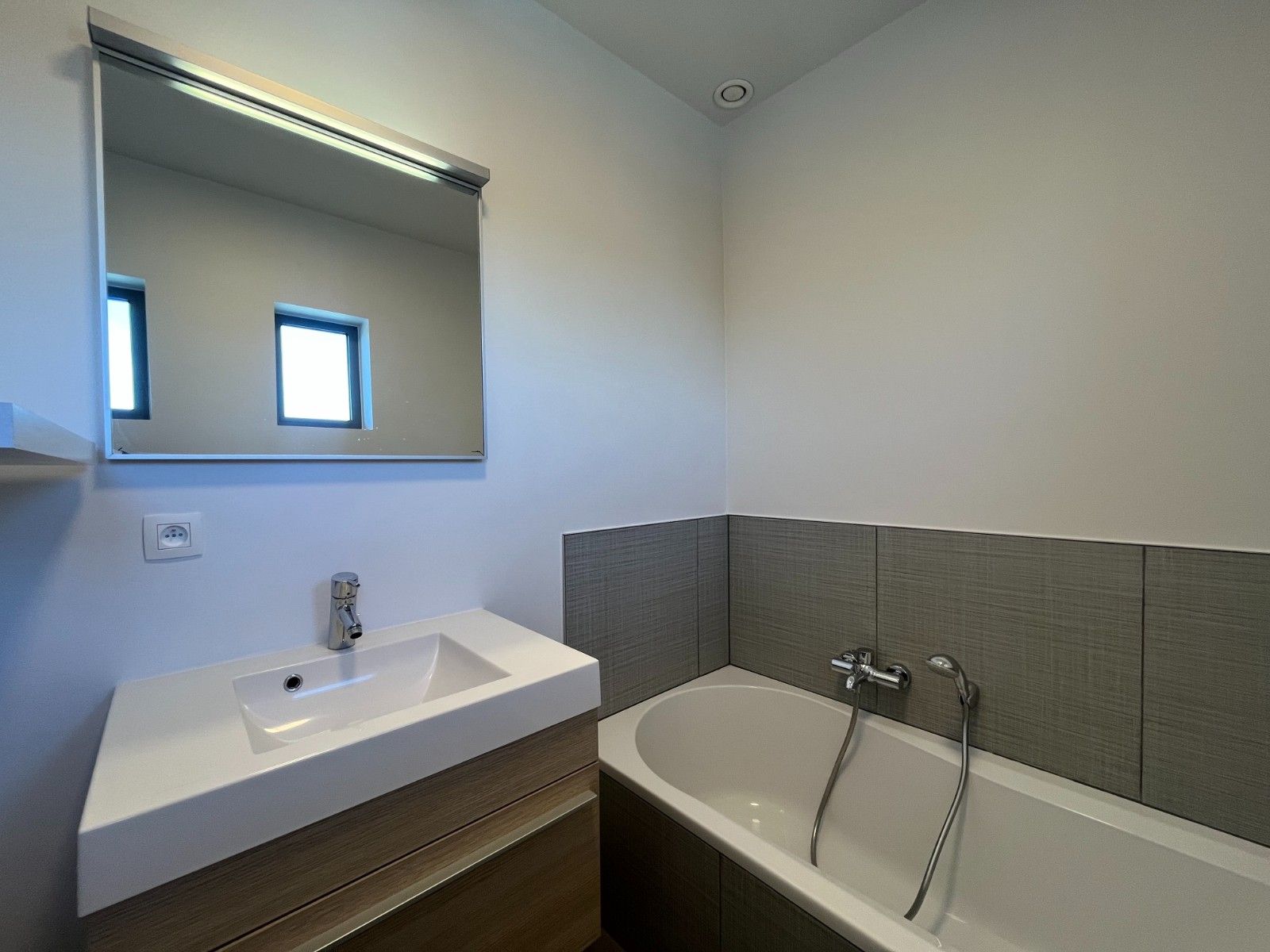 Modern en ruim appartement te huur in Waregem – 114 m² foto 14