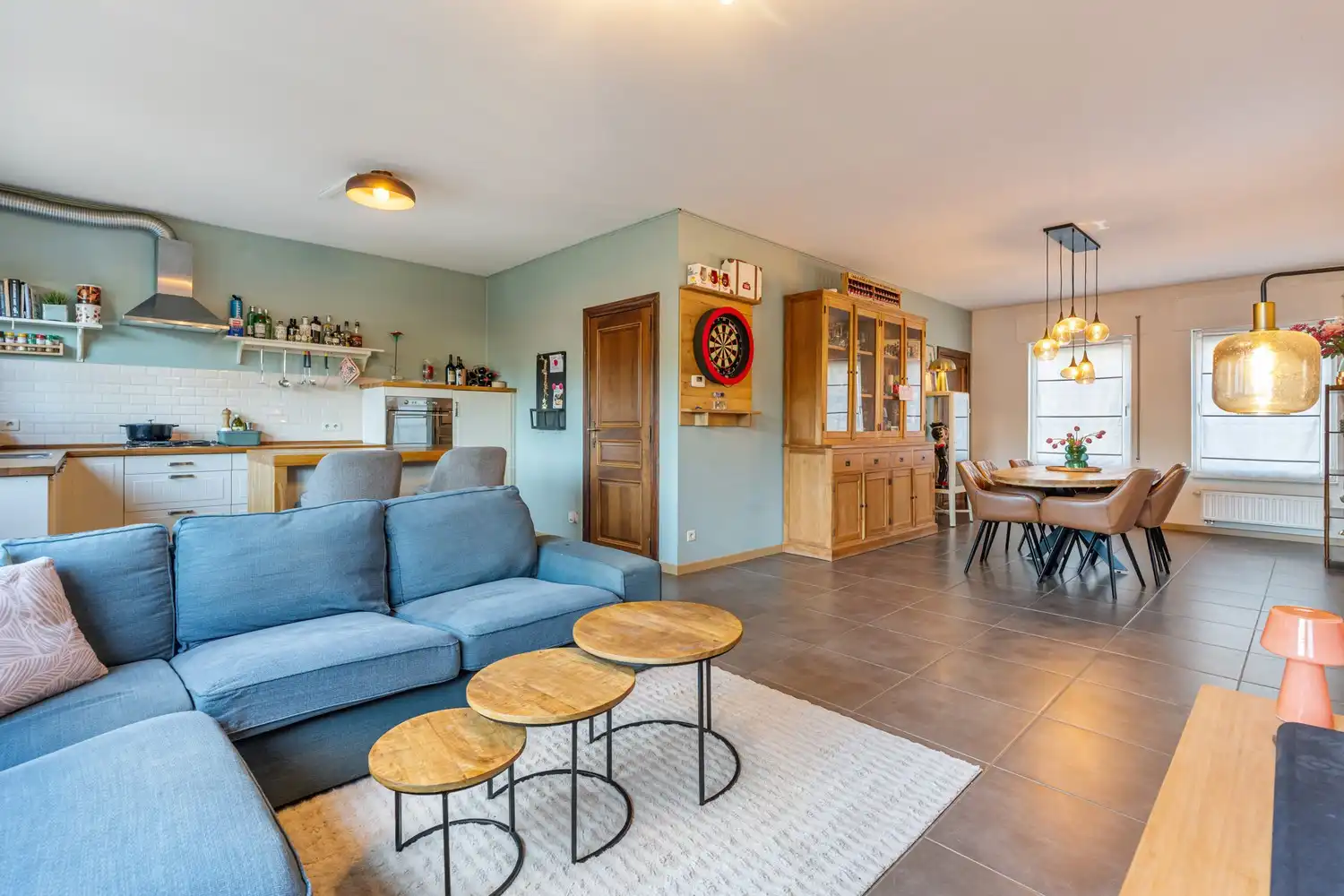 Goed gelegen, halfopen en energiezuinige woning met 3 slaapkamers, een bureau en een oprit met een garage te Kessel-Lo! foto 9