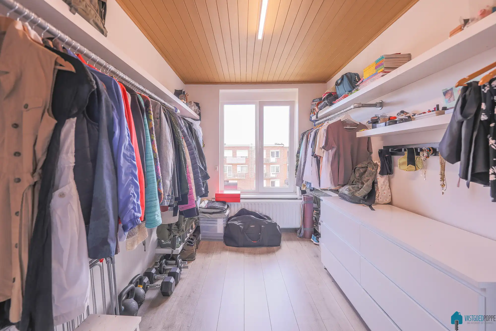 Gerenoveerd appartement met terras foto 11