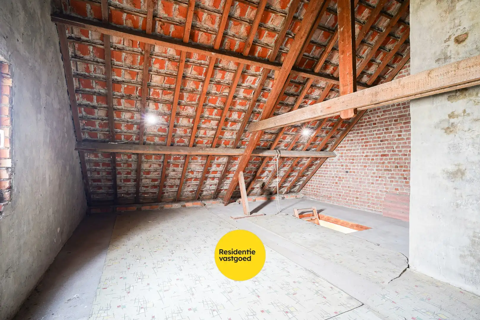 Te renoveren half-open bebouwing in Zerkegem foto 16