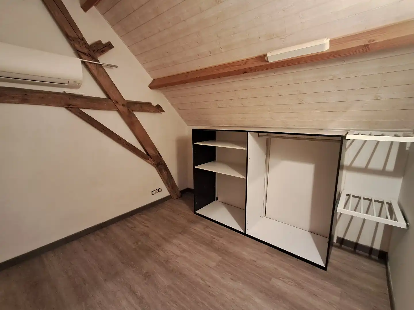 Knusse woning, centraal gelegen te Oedelem. foto 7