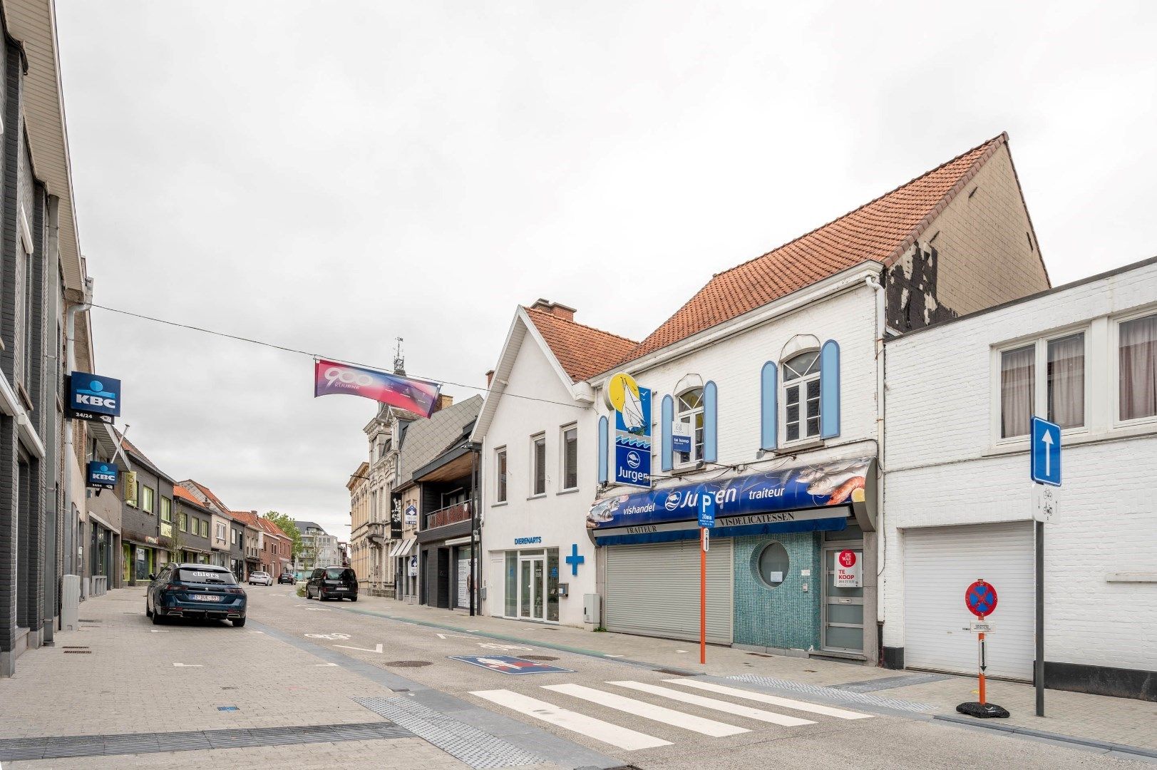 Te renoveren handelswoonst met koer in centrum Kuurne. foto 4