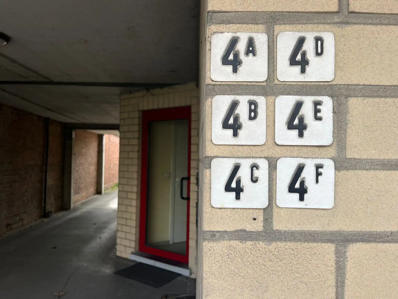 Opbrengsteigendom in Zulte met 6 appartementen, garages en staanplaats – volledig verhuurd foto 4