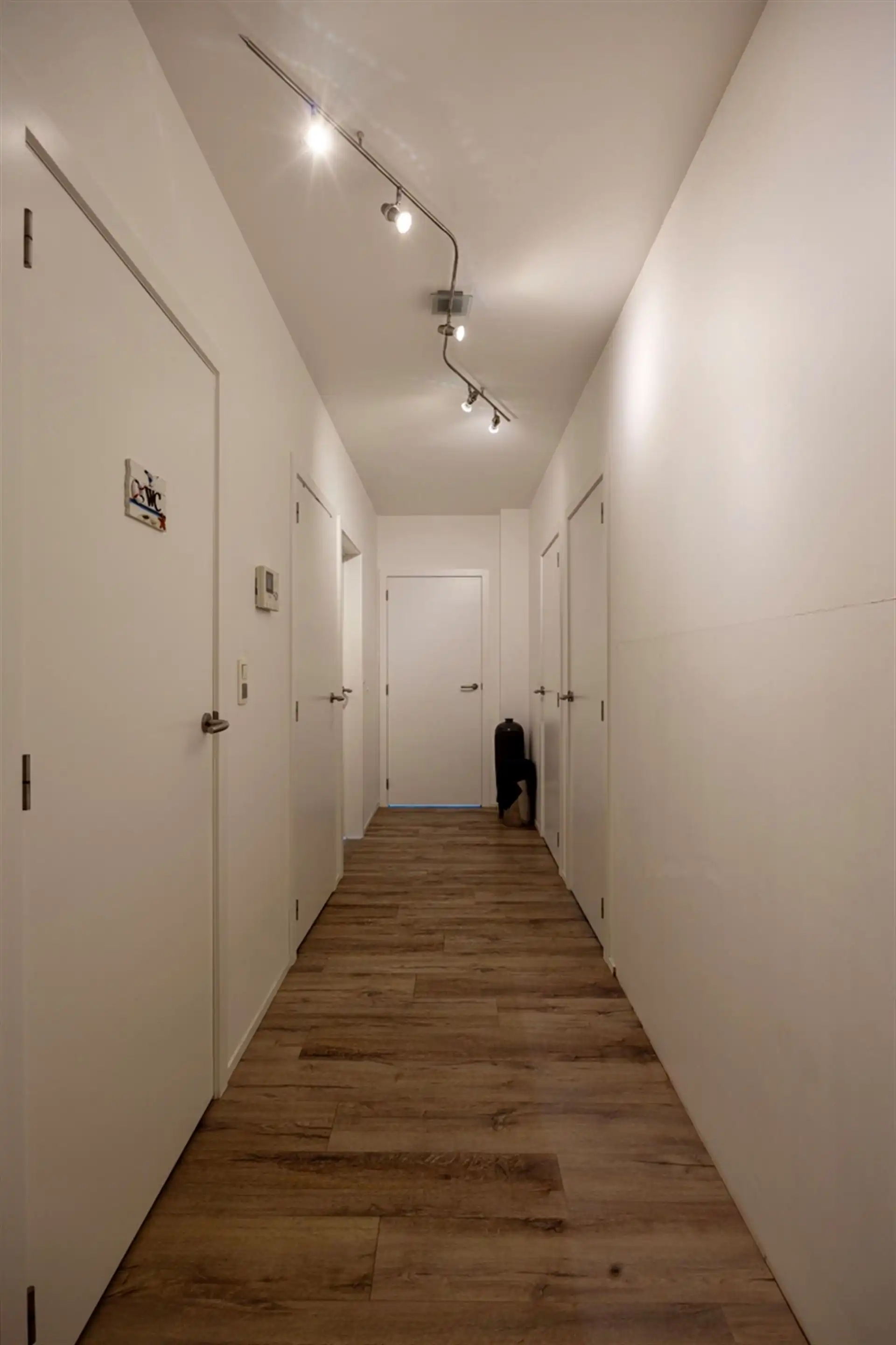 Lichtrijk nieuw 2-slaapkamer appartement met kelder  foto 4