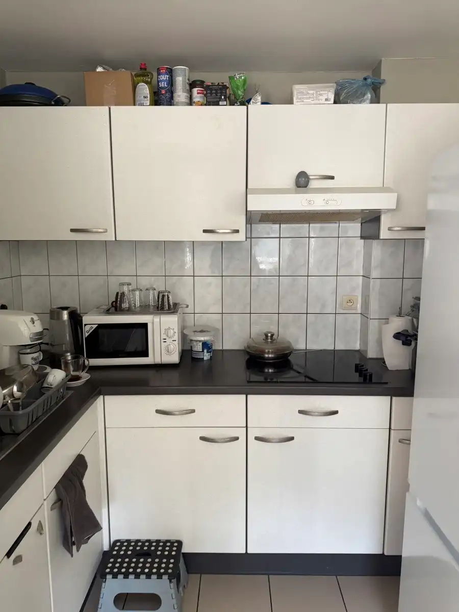 Instapklaar appartement met terras op wandelafstand van centrum Genk foto 3