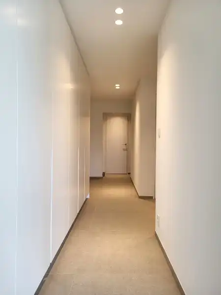 Prachtig gerenoveerd hoekappartement met 3 slaapkamers te koop foto 6