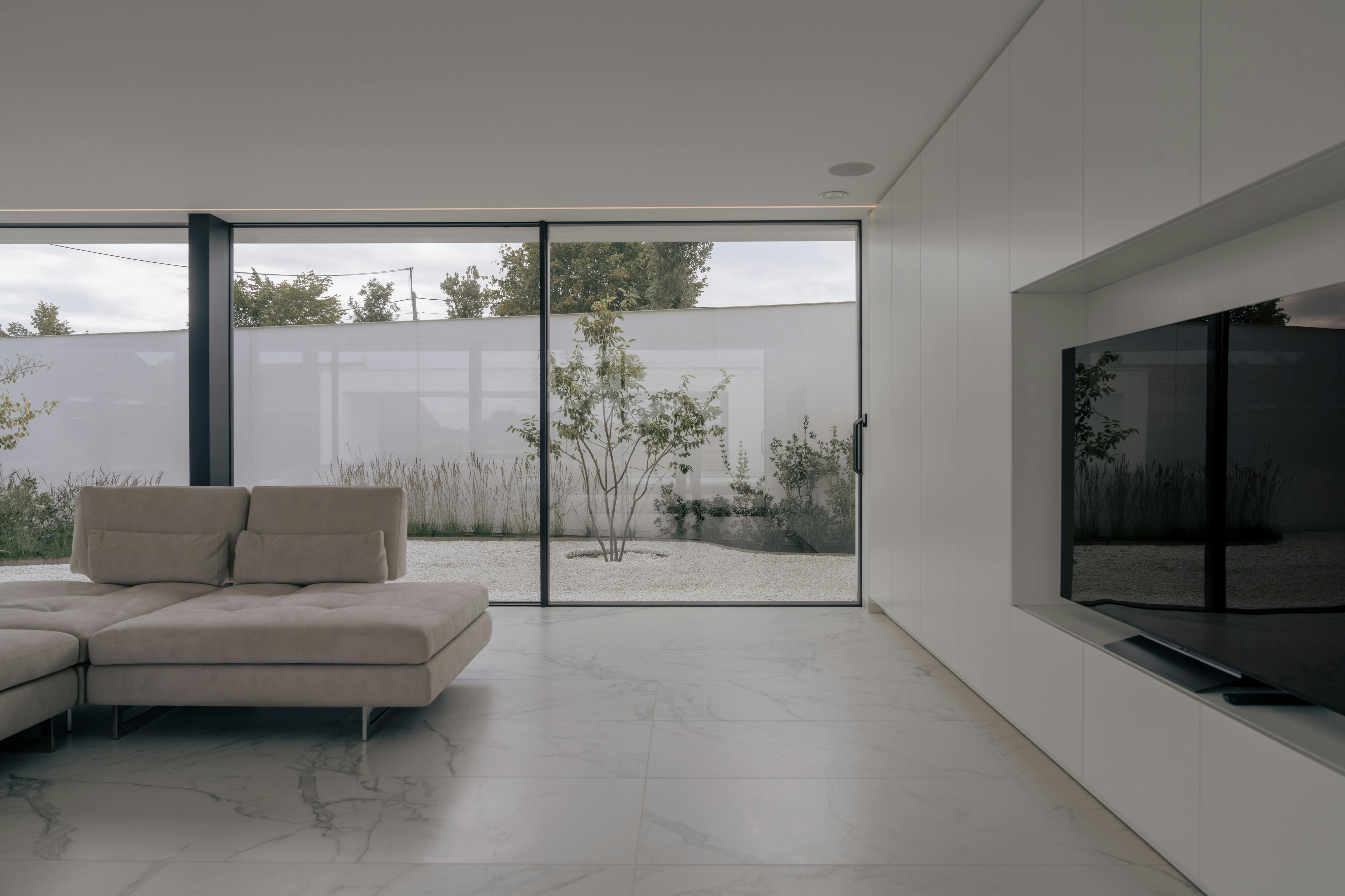 Hypermoderne strakke villa met zwembad in Gits foto 14