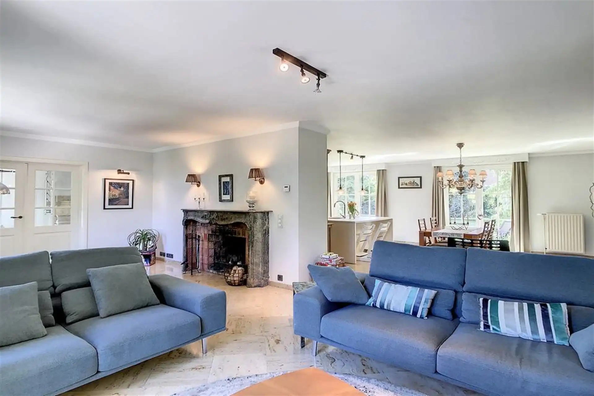 Charmante villa in residentiële omgeving met prachtig aangelegde tuin foto 4