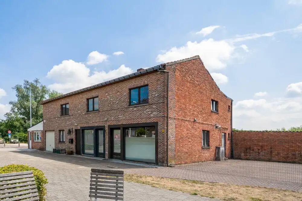Woonst met 3 slpkrs en handelspand op toplocatie te Schriek foto 3