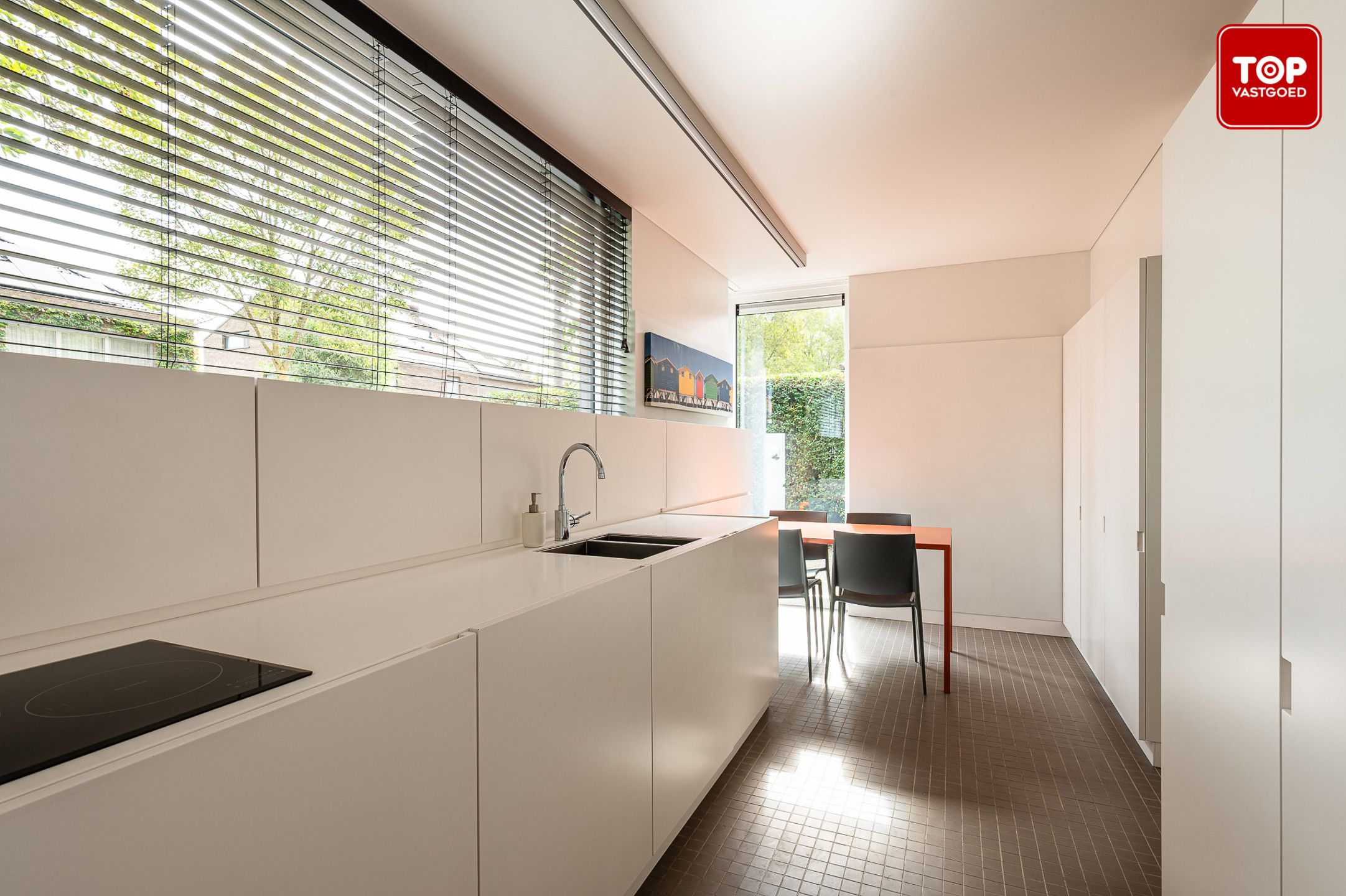 Ruime woning met 4 slaapkamers en fantastische tuin in Drongen foto 5