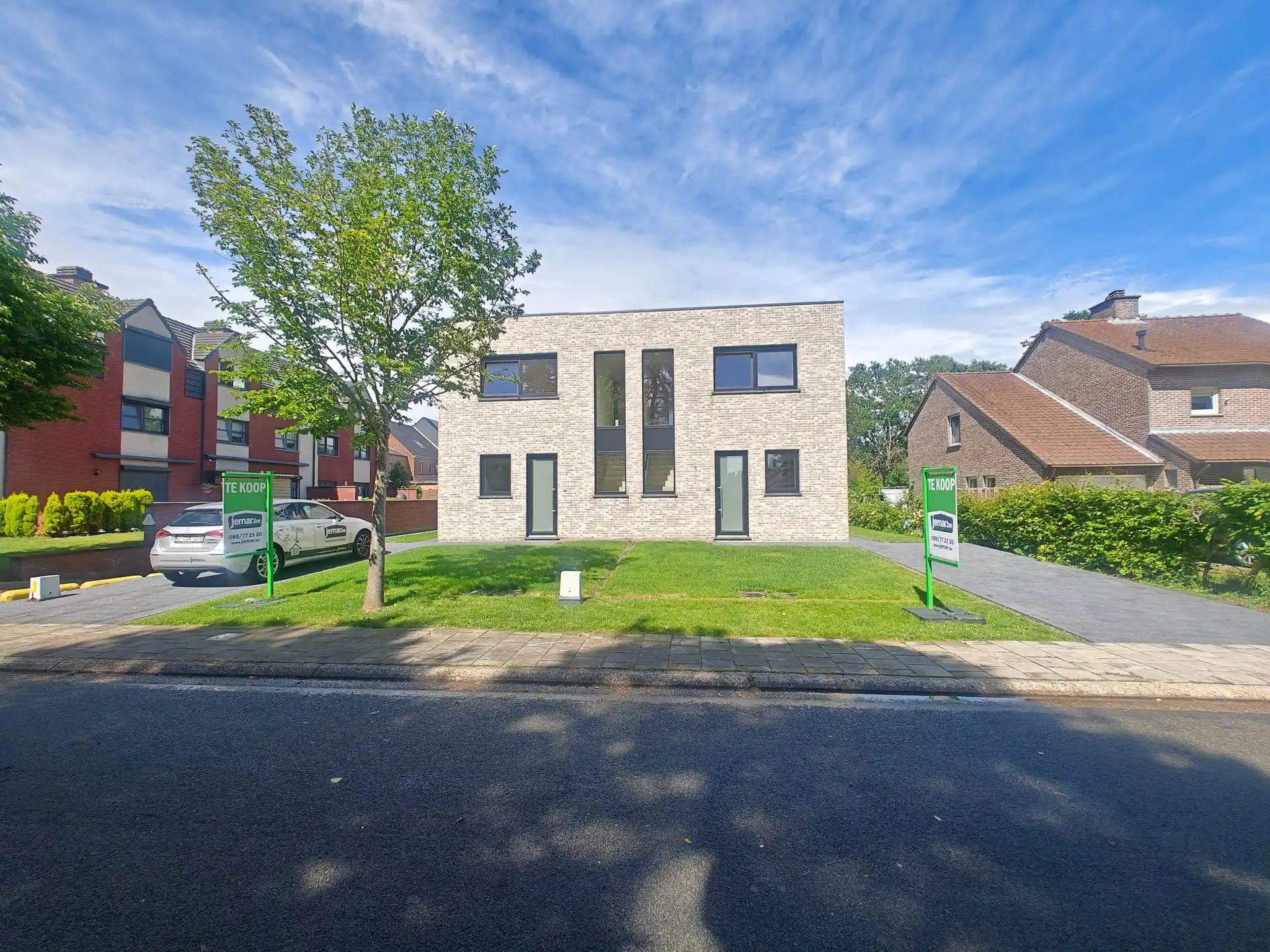 Instapklare nieuwbouwwoning met 3 slaapkamers in een rustige, kindvriendelijke buurt van Maasmechelen.  foto {{pictureIndex}}