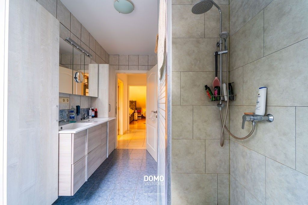 INSTAPKLAAR DUPLEXAPPARTEMENT MET TERRAS EN AUTOSTANDPLAATS IN HEUSDEN-ZOLDER foto 14