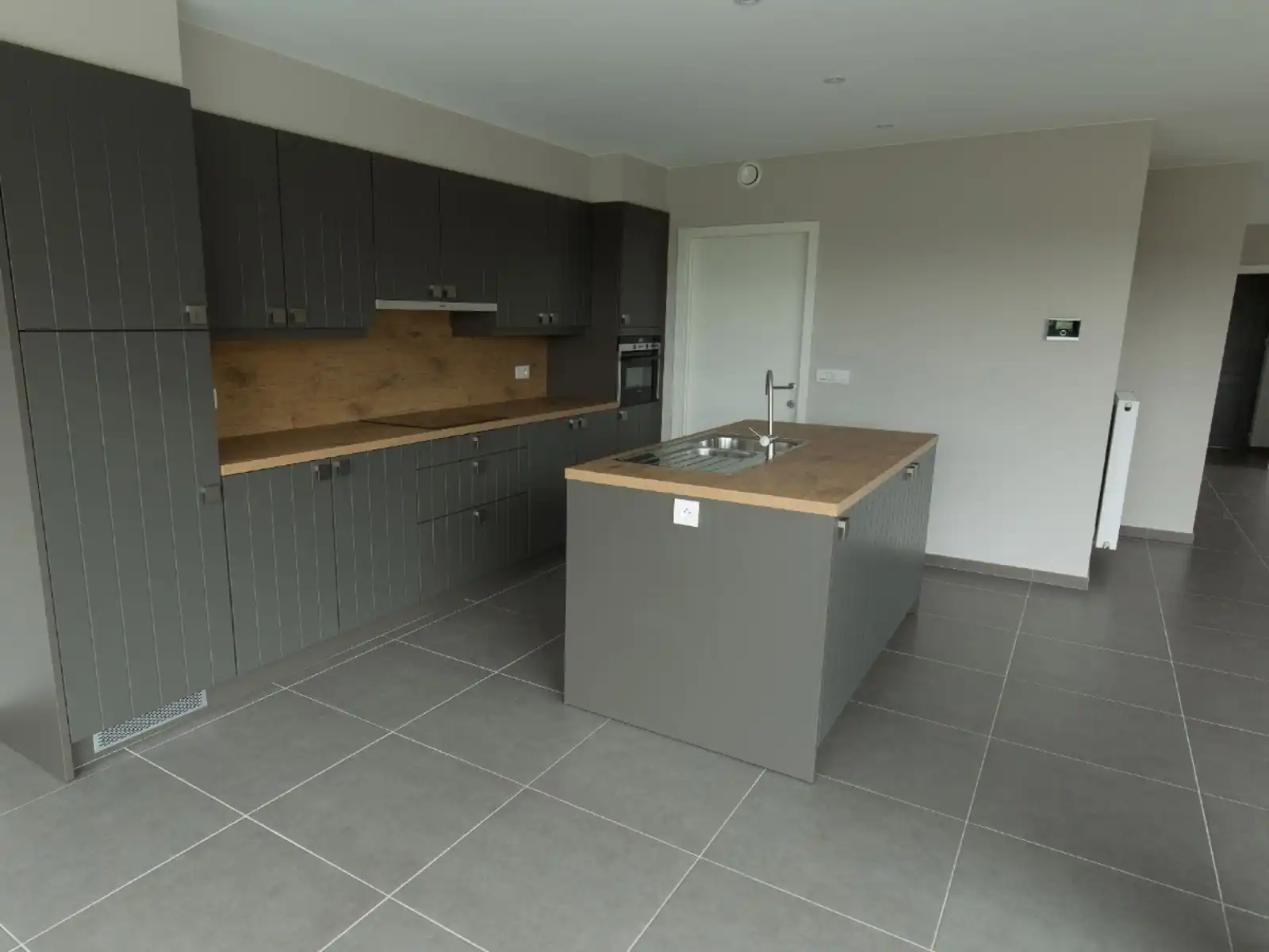 Gezinswoning met landelijk zicht, 3 slaapkamers, garage. foto 12