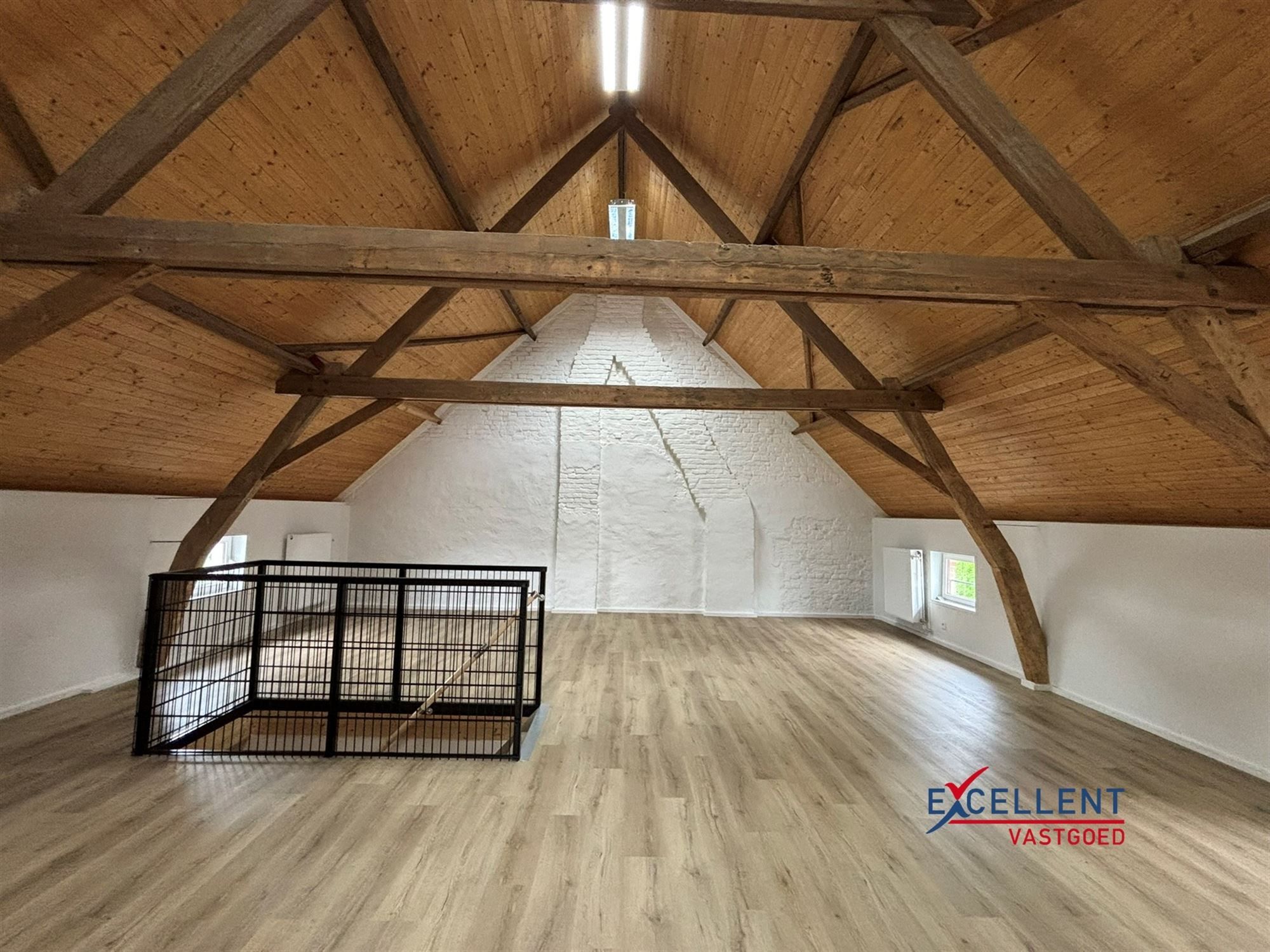 Gezinswoning met 4 slaapkamers & ruime tuin foto 10