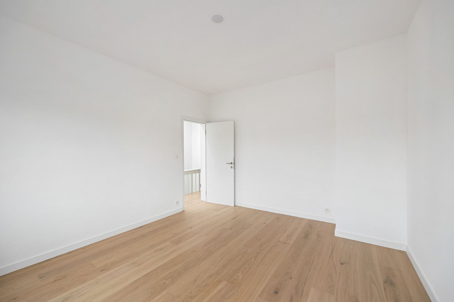 Riante volledig gerenoveerde 5-slk-woning met tuin (EPC A) foto 24