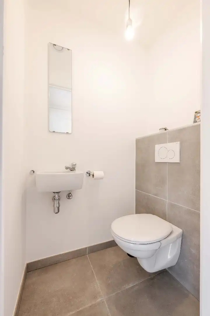 Instapklaar, energiezuinig appartement (2019) met terras in Beveren-Leie foto 11