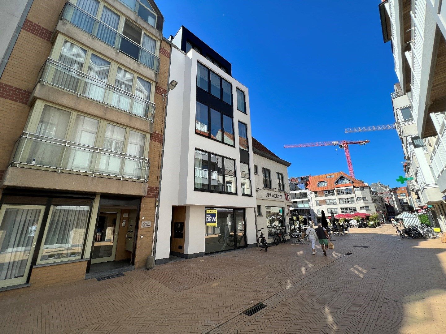 Handelspand in het centrum van Heist gelegen vlak aan de Kursaalstraat foto 1