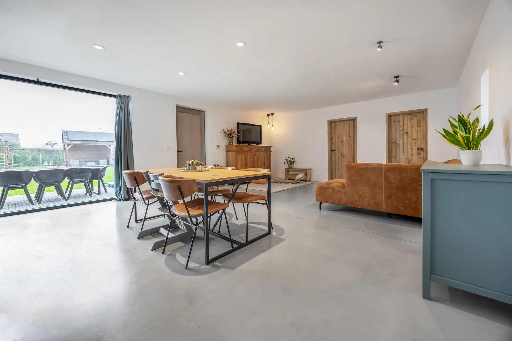 Langgevelhoeve met bijgebouw op rustige landelijke locatie foto 3