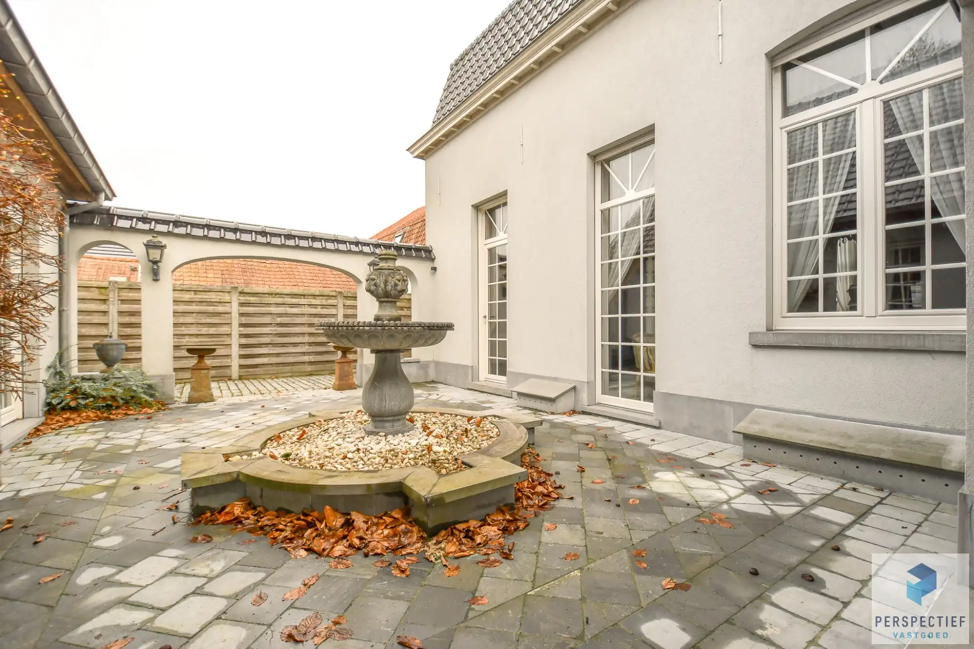 Karaktervolle grote (320m²) woning met prachtige tuin op 1300m² foto 11